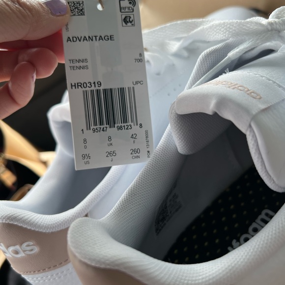 Adidas Women's Advantage Sneaker, White/White/Putty Mauve, 9.5 New with Tag - Picture 6 of 6